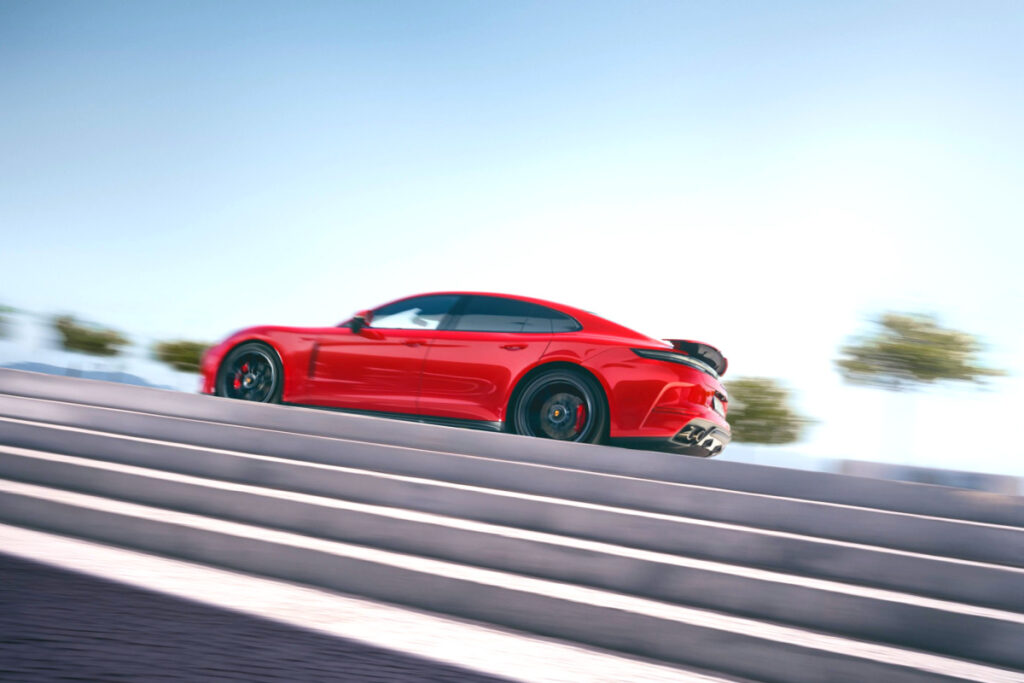 "BMW도 벤츠도 초라해졌다"…2억 원대 고성능 세단은 이것으로 '종결' 4 Porsche Panamera GTS launched (4)