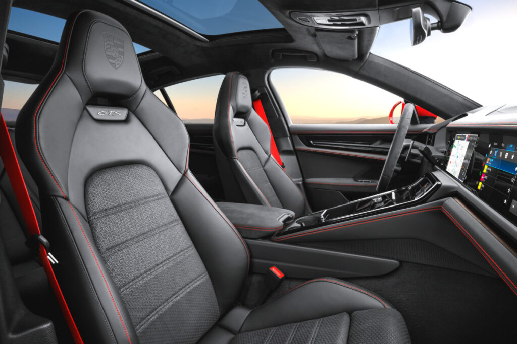 "BMW도 벤츠도 초라해졌다"…2억 원대 고성능 세단은 이것으로 '종결' 6 Porsche Panamera GTS launched (6)