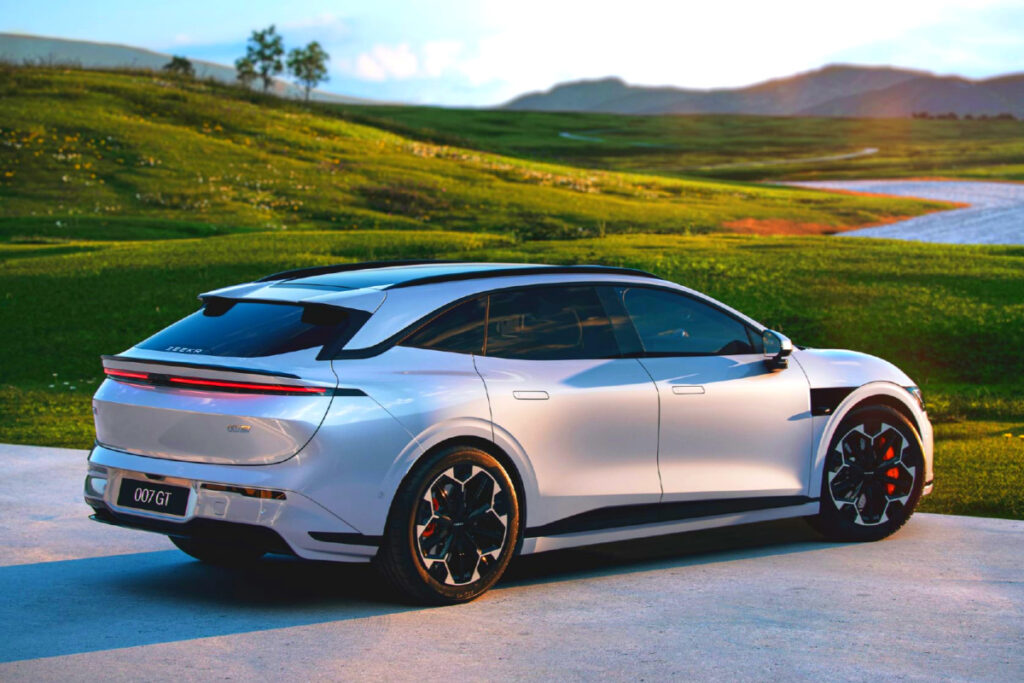 "15분 충전에 500km 주행"…이러다 정말 중국차 시대 오나? 6 Zeekr 007 GT Unveiled (6)