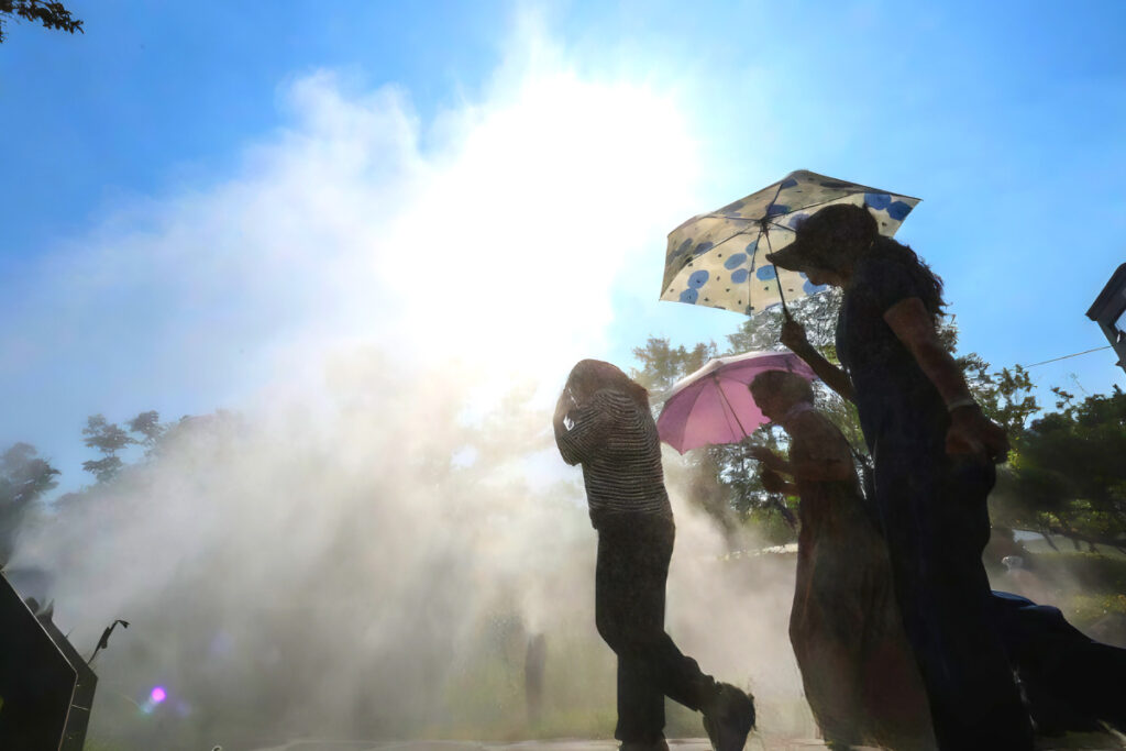 Extreme weather events persist (4)