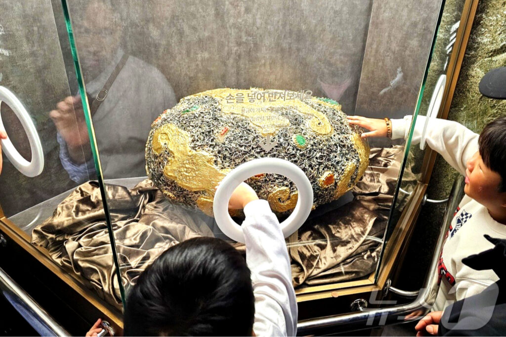 황금박쥐상 230억 가치 급등