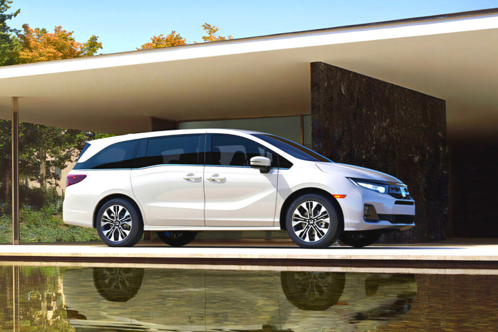 카니발 겨냥한 신형 미니밴..."드디어 한국 상륙?" 아빠들 선택은 과연 1 Honda launches 2025 New Odyssey
