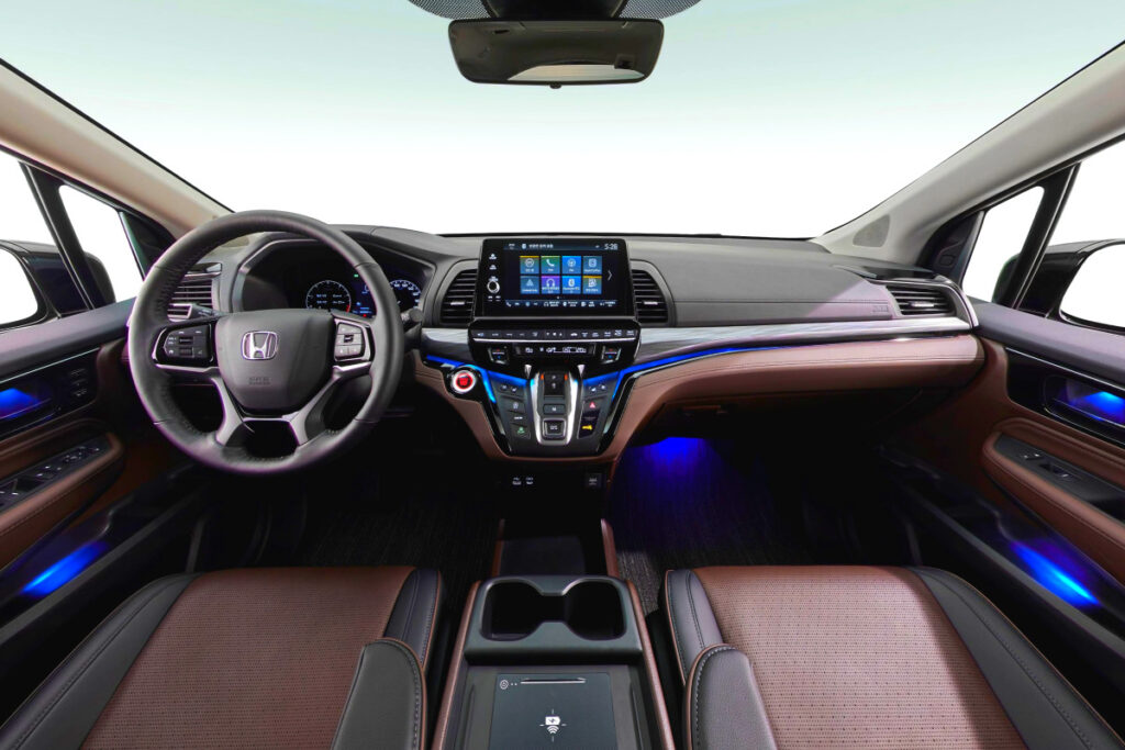 카니발 겨냥한 신형 미니밴..."드디어 한국 상륙?" 아빠들 선택은 과연 3 Honda launches 2025 New Odyssey (3)