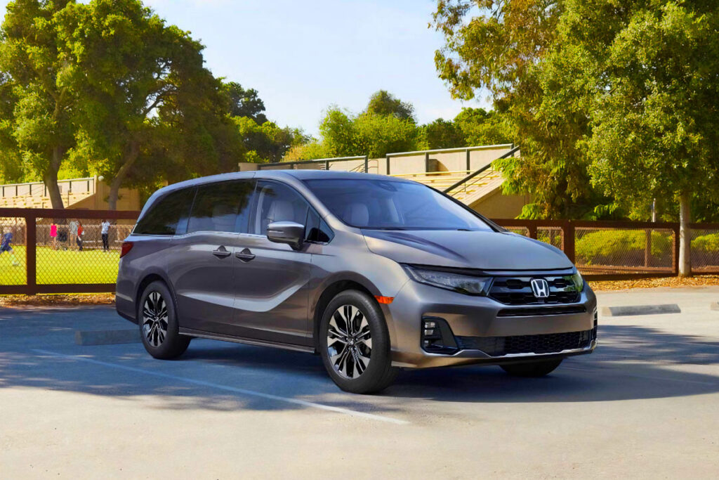 카니발 겨냥한 신형 미니밴..."드디어 한국 상륙?" 아빠들 선택은 과연 4 Honda launches 2025 New Odyssey (4)
