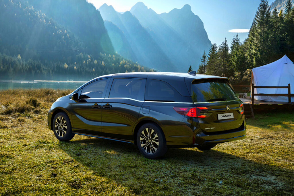 카니발 겨냥한 신형 미니밴..."드디어 한국 상륙?" 아빠들 선택은 과연 5 Honda launches 2025 New Odyssey (5)