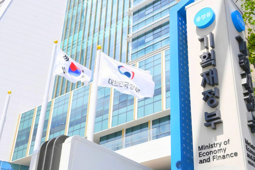 서러운 직장인들 "이러니 중산층 허리가 휘죠"…700만 명은 '한 푼'도 안냈다 2 Increased earned income tax (2)