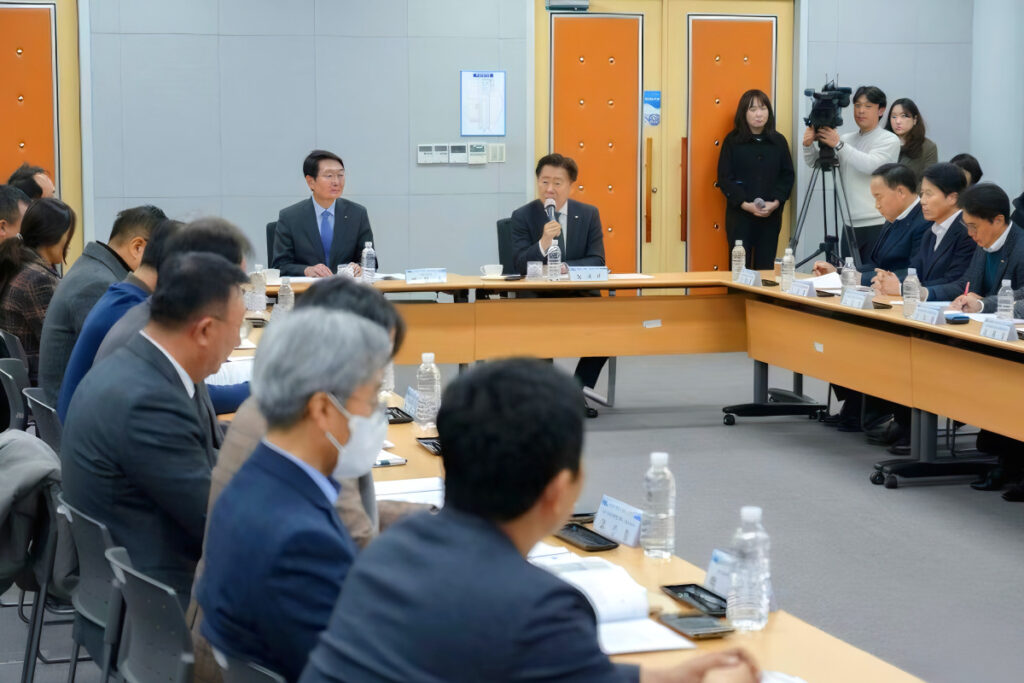 관광객 쭉쭉 빠지더니…절박해진 제주도 "마침내 내놓은 파격 대책이?" 3 Jeju Island tourist arrivals plummet (3)