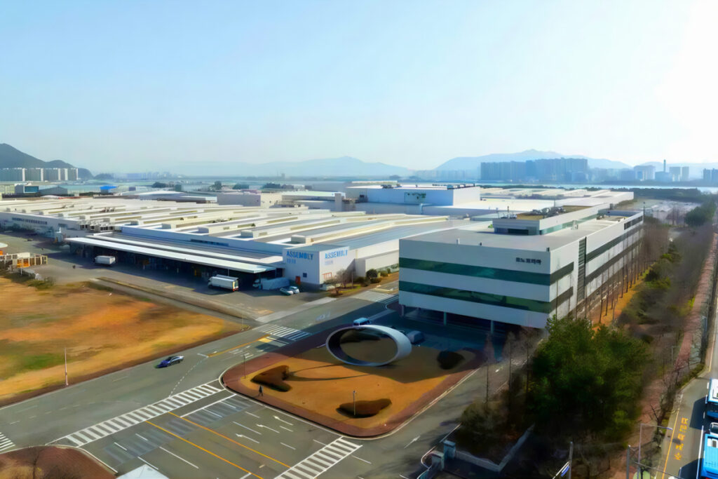 뚝 떨어진 판매량에 놀랐는데 "새 역사 썼다"…르노코리아에 무슨 일이? 2 Renault Korea Hybrid Production Line (2)
