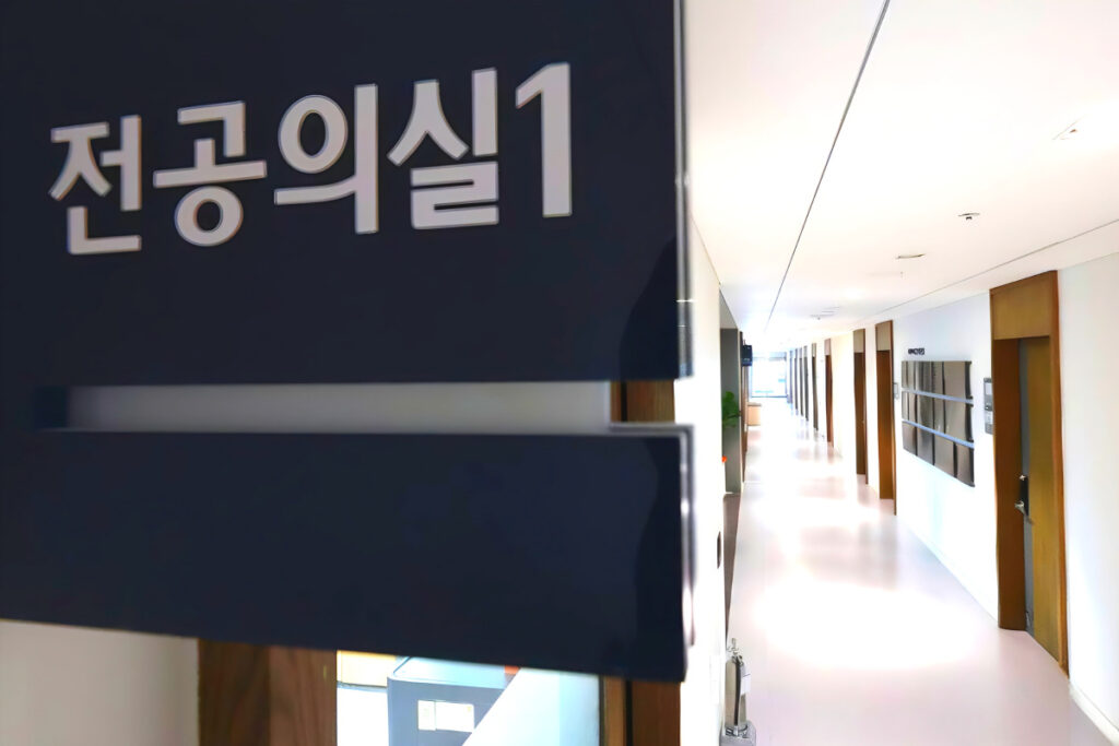 용접 하러간 줄 알았는데 “여기로 대거 몰렸다”…전공의들 근황에 ‘깜짝’ 1 Resident physician rehire