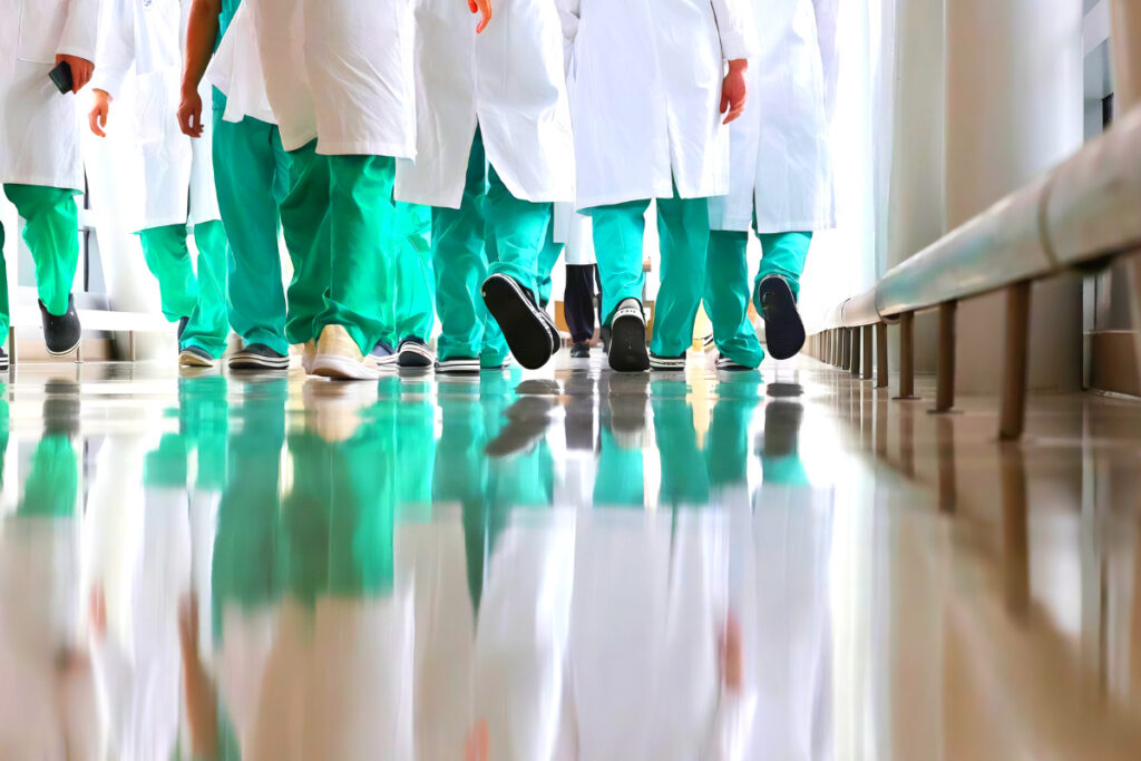 용접 하러간 줄 알았는데 “여기로 대거 몰렸다”…전공의들 근황에 ‘깜짝’ 6 Resident physician rehire (6)