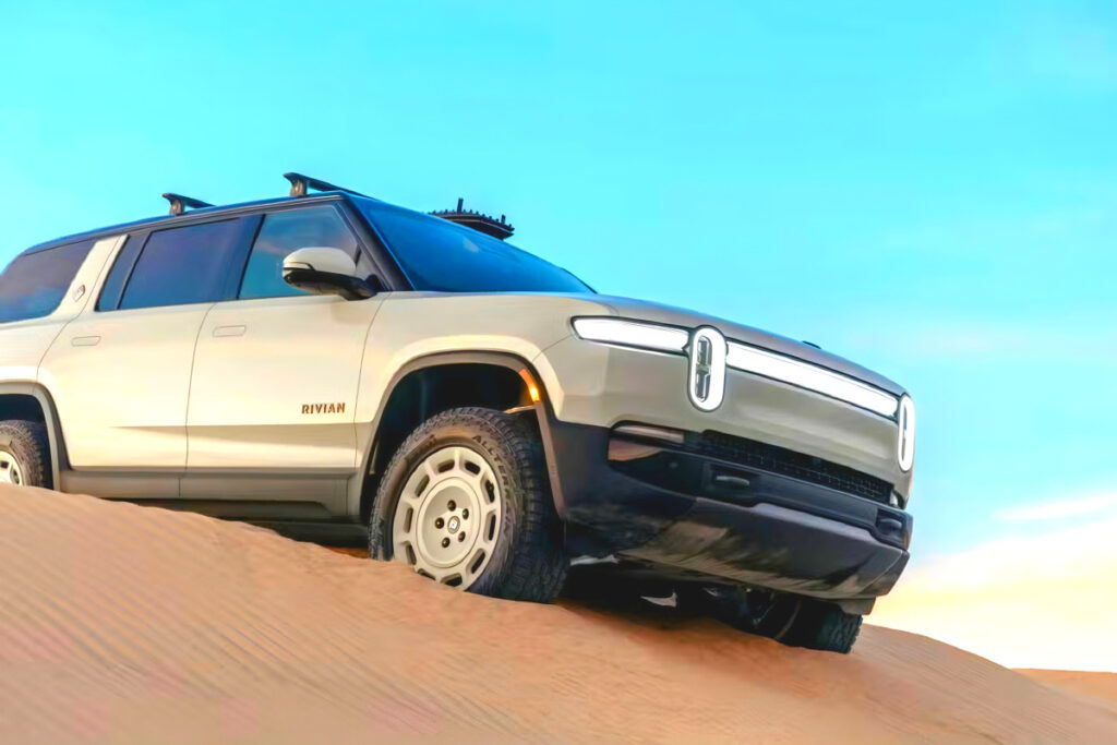 대형급 크기인데 "529km 달린다"…1억 원대 전기차에 테슬라도 '긴장' 2 Rivian California Dune Edition (2)