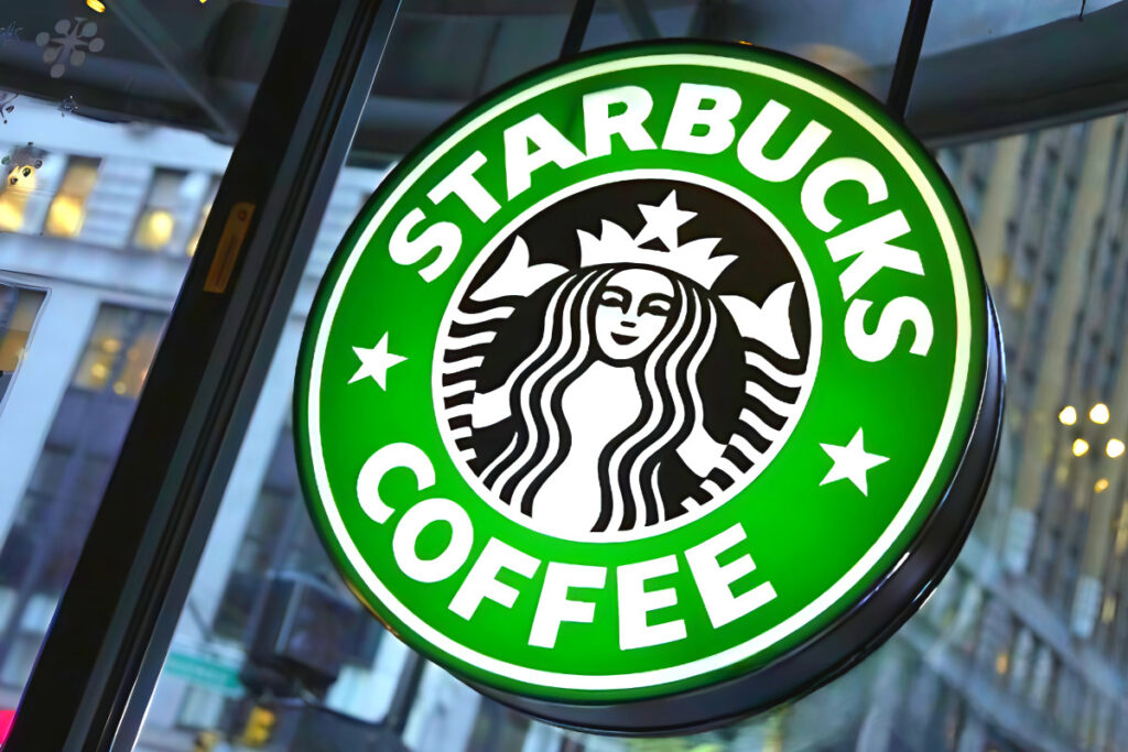 "잘 나가던 스타벅스가 어쩌다가"…최악의 상황에 '발칵' 7 Starbucks downsizing and menu revamp (7)