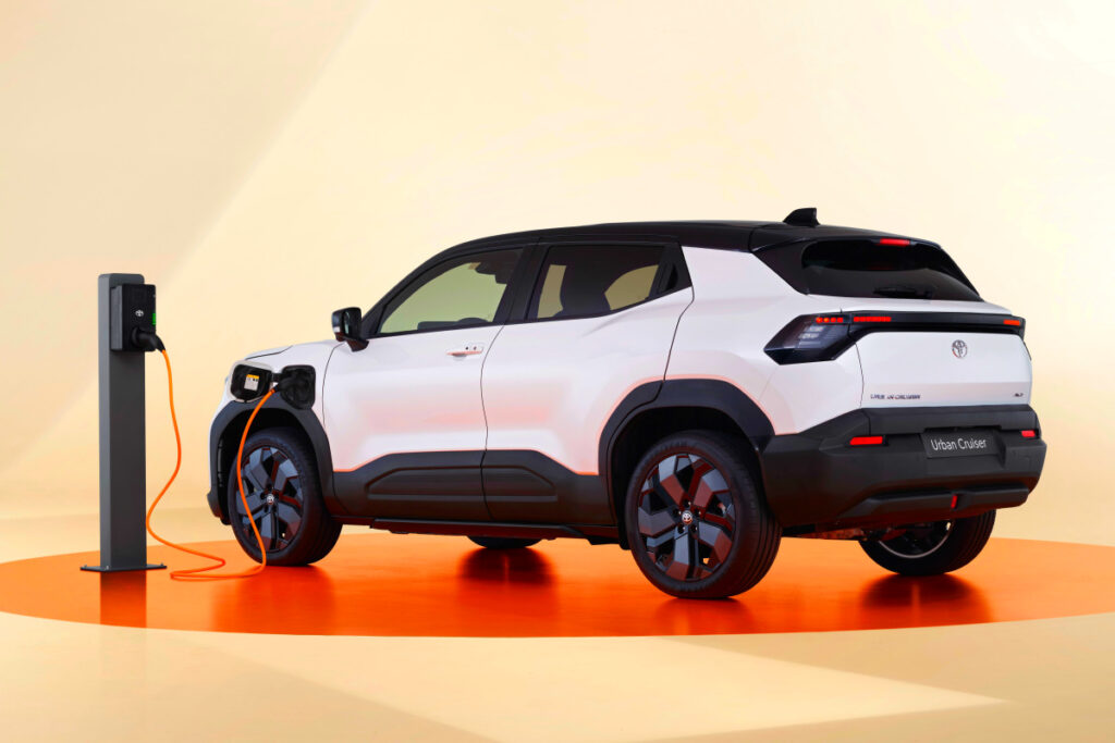 "EV3 계약 잠시만요"…국산차 압도할 신형 전기 SUV '등장' 7 Start booking Urban Cruiser Europe (7)