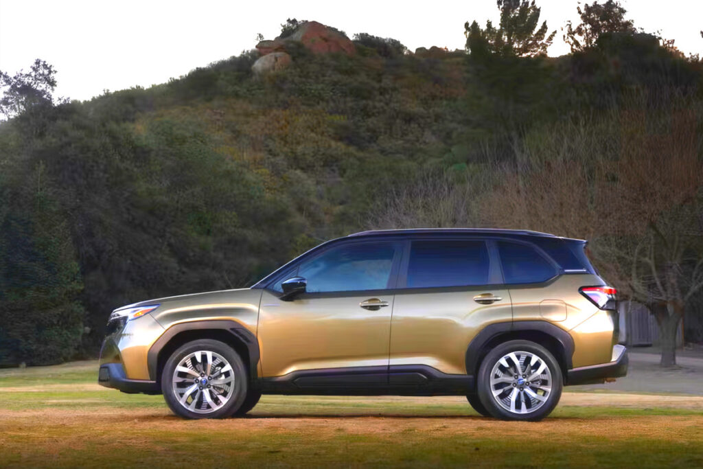 "일본차인데 이래도 되나?" 하이브리드 SUV 나온다…가격도 '깜짝' 6 Subaru 2025 Forester Hybrid Unveils (6)