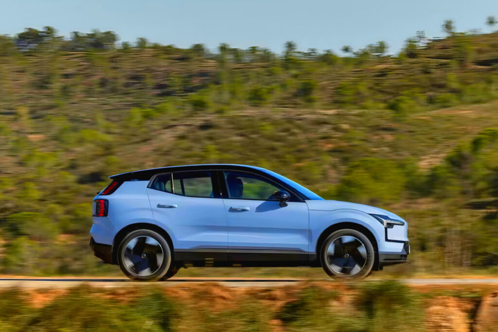 보조금 더하자 "3천만 원대로 뚝"…날벼락 맞은 국산 전기차 업계 1 Volvo EX30 Grant Finalized