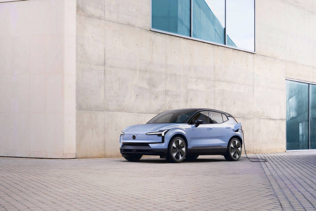 보조금 더하자 "3천만 원대로 뚝"…날벼락 맞은 국산 전기차 업계 2 Volvo EX30 Grant Finalized (2)