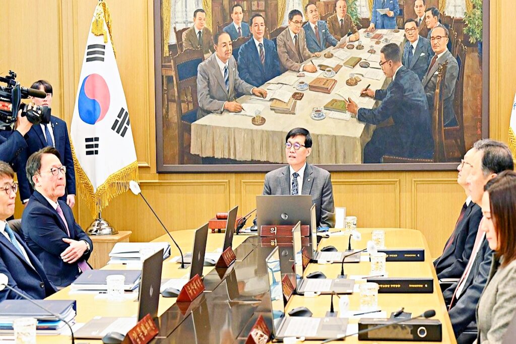 불안불안하더니 '결국'...한국은행 움직임에 서민들 기대감⬆ 3 은행