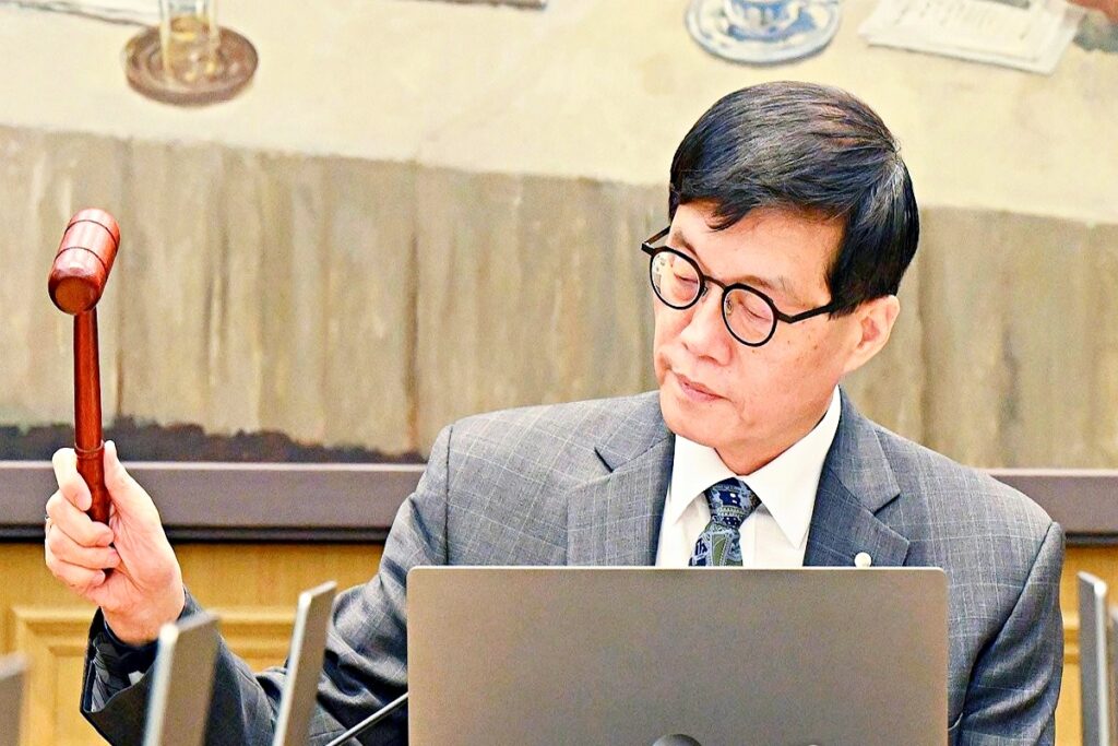 "이럴 줄은 몰랐다", "뚝 떨어진 성장률에"... 정부가 꺼내든 '비장의 카드' 2 정부