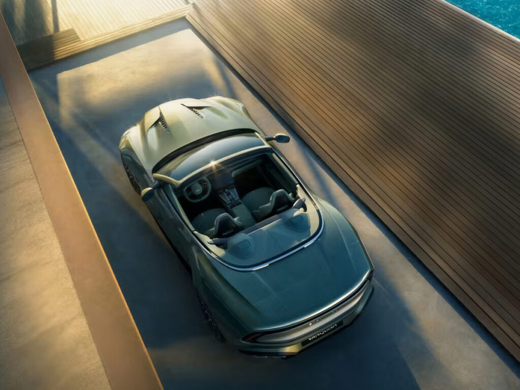 페라리도 벤틀리도 아니다 "아무나 못 산다는 車"…대체 뭐길래? 8 AstonMartin Vanquish Volante Unveiled (8)