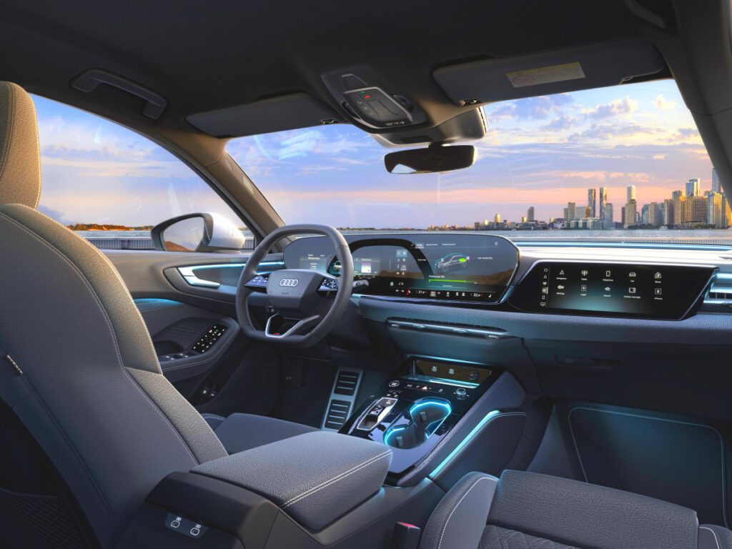 BMW·벤츠? "디자인으로 압살"…아우디 신차 등장에, 강남 아빠들 '시선집중' 4 Audi A5 e-Hybrid unveiled (4)
