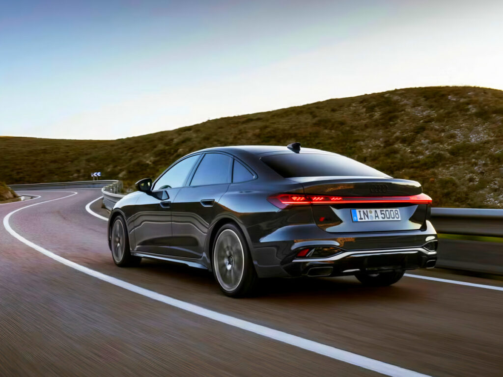 BMW·벤츠에 번번히 쓴맛 보더니 "독기 품었다"...제대로 된 신차로 반전 노린다 6 Audi A5 lineup unveiled (6)