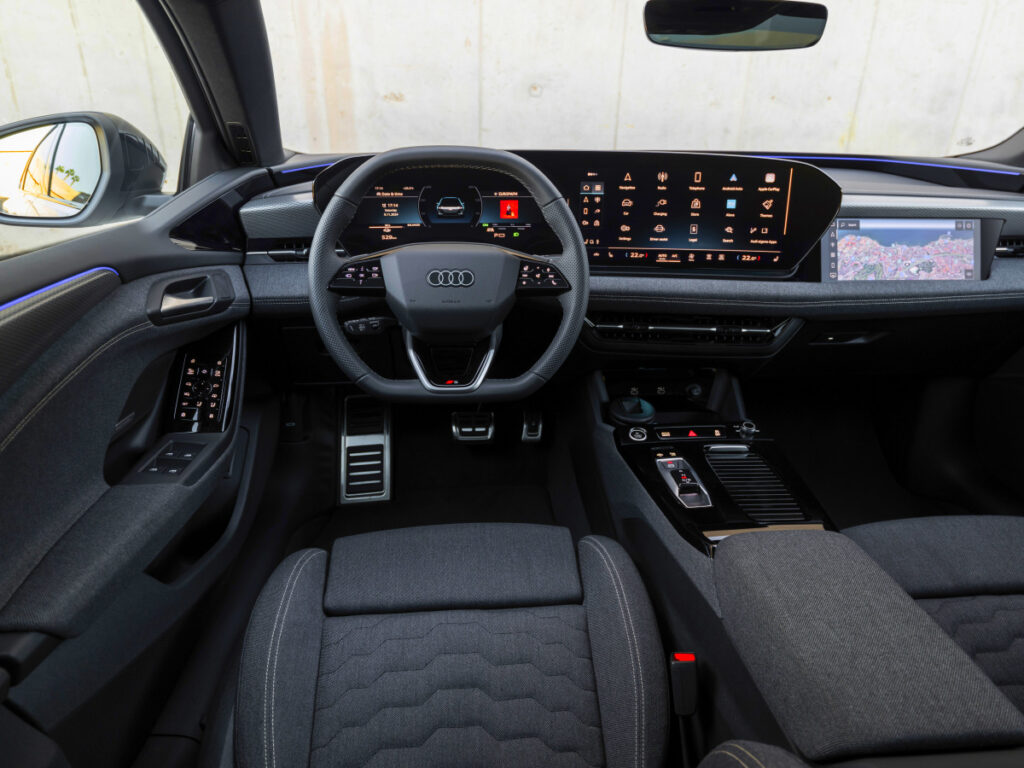 BMW·벤츠 잡기 위해 "독기 품었다"…신형 세단인데 1300만 원이나 싸다? 6 Audi A6 e-tron US pricing revealed (6)