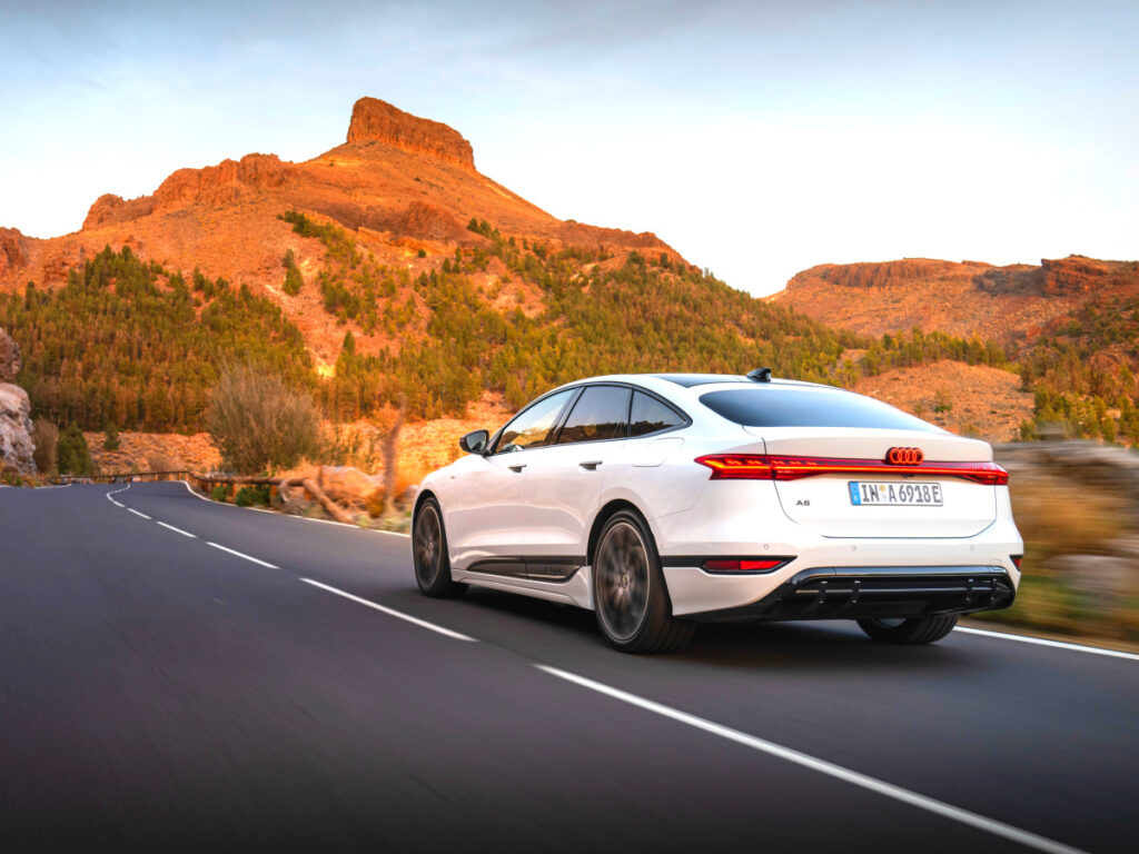 BMW·벤츠 잡기 위해 "독기 품었다"…신형 세단인데 1300만 원이나 싸다? 7 Audi A6 e-tron US pricing revealed (7)