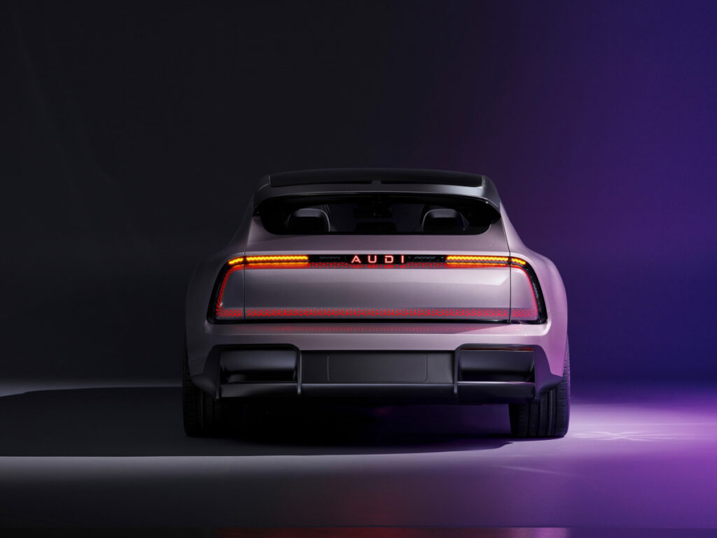 미국 시장 3배 팔더니 "자존심까지 버렸다"…BMW·벤츠 잡기 위한 '승부수' 7 Audi E-Concept coming soon (7)