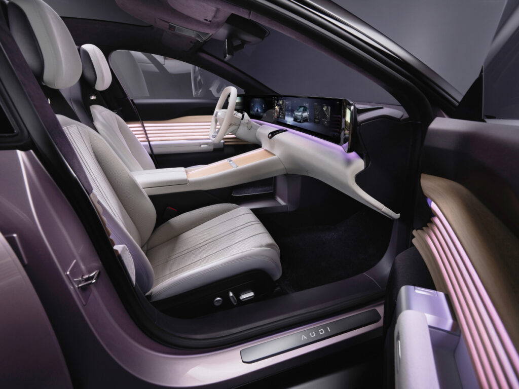 미국 시장 3배 팔더니 "자존심까지 버렸다"…BMW·벤츠 잡기 위한 '승부수' 9 Audi E-Concept coming soon (9)