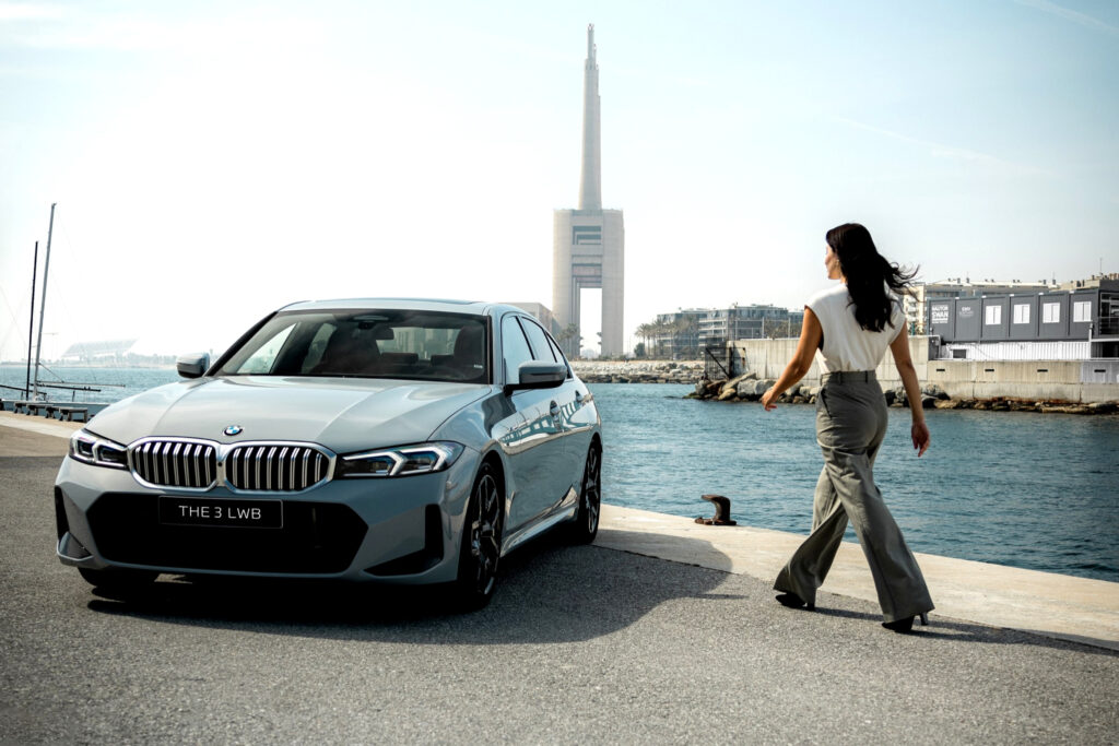 "중형인데 실내는 그랜저급?"… BMW 신차 소식에 소비자들 '관심 폭발' 2 BMW 3시리즈 롱휠베이스 공개