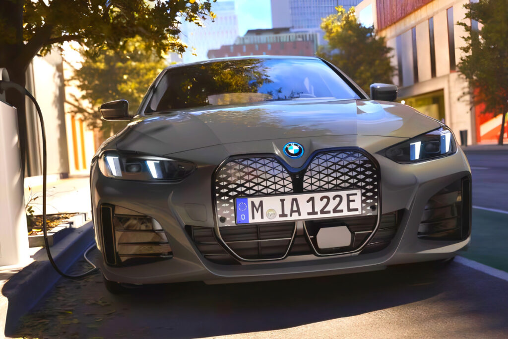 테슬라도 벤츠도 아닌데 "엄청난 車 내놨다"…가격까지 공개되자 '이럴 수가' 5 BMW New i4 Pricing (5)