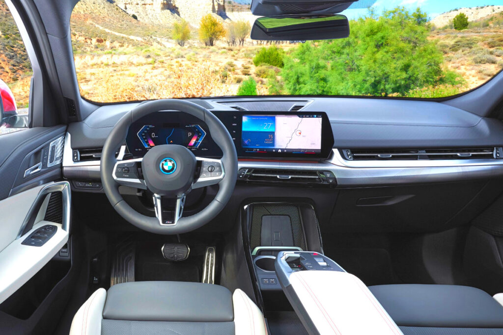 완성형 디자인에 "감탄만 나온다"…GV60 겨냥한 쿠페형 SUV '등장' 3 BMW New iX2 eDrive20 launched (3)