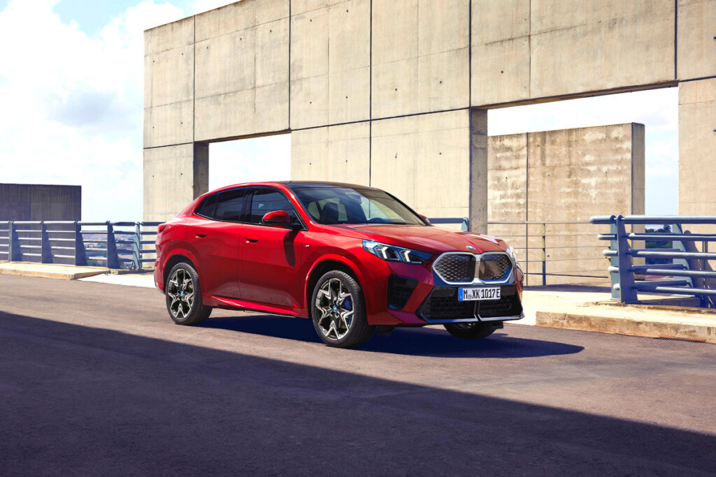완성형 디자인에 "감탄만 나온다"…GV60 겨냥한 쿠페형 SUV '등장' 7 BMW New iX2 eDrive20 launched (7)