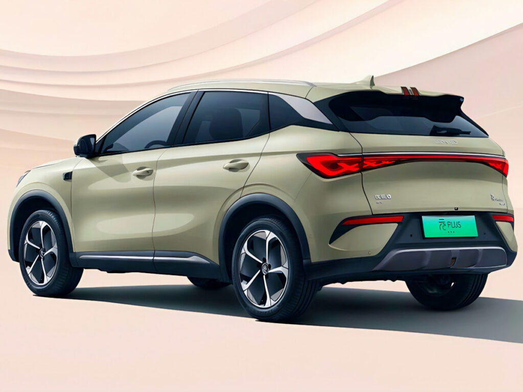 기대감 높았던 SUV인데 "계약 괜히 했다"…소비자 불만 '고조' 6 BYD Atto3 Green Car Listing (6)