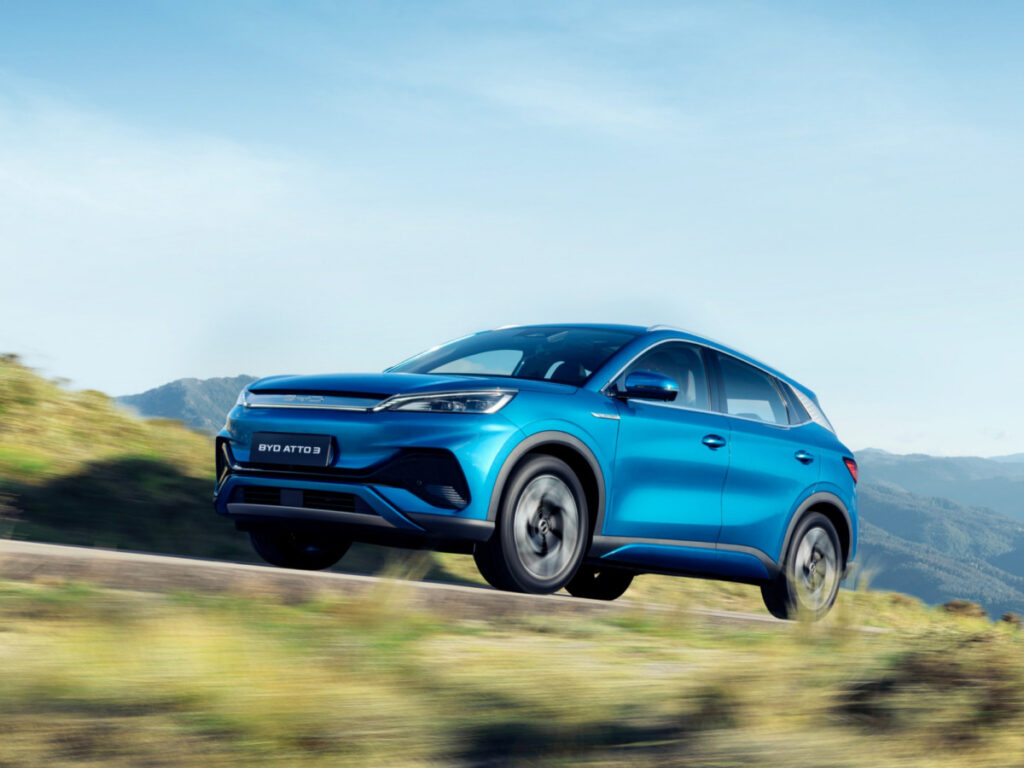 기대감 높았던 SUV인데 "계약 괜히 했다"…소비자 불만 '고조' 8 BYD Atto3 Green Car Listing (8)