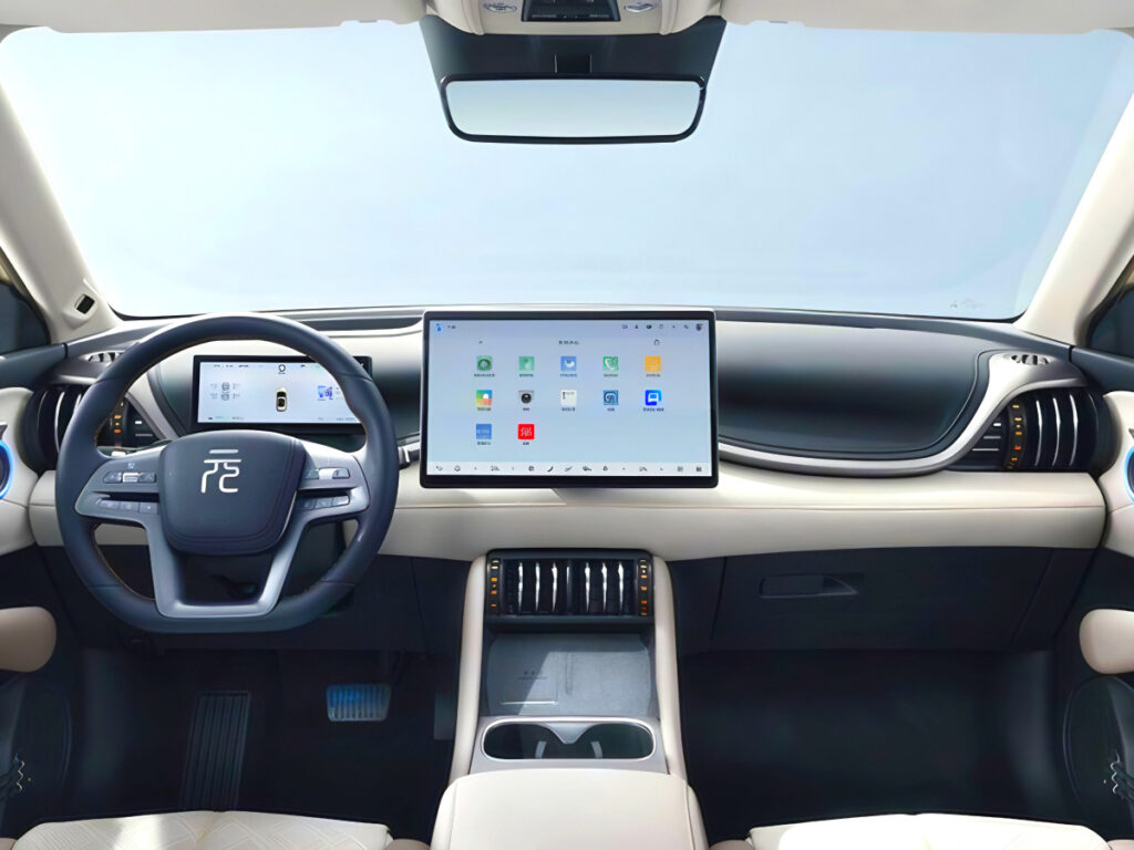 "이게 정상 맞아요?", "두 눈 뜨고 당했다"…분통 터진 계약자들 '날벼락' 1 BYD New Atto3 Launched in China