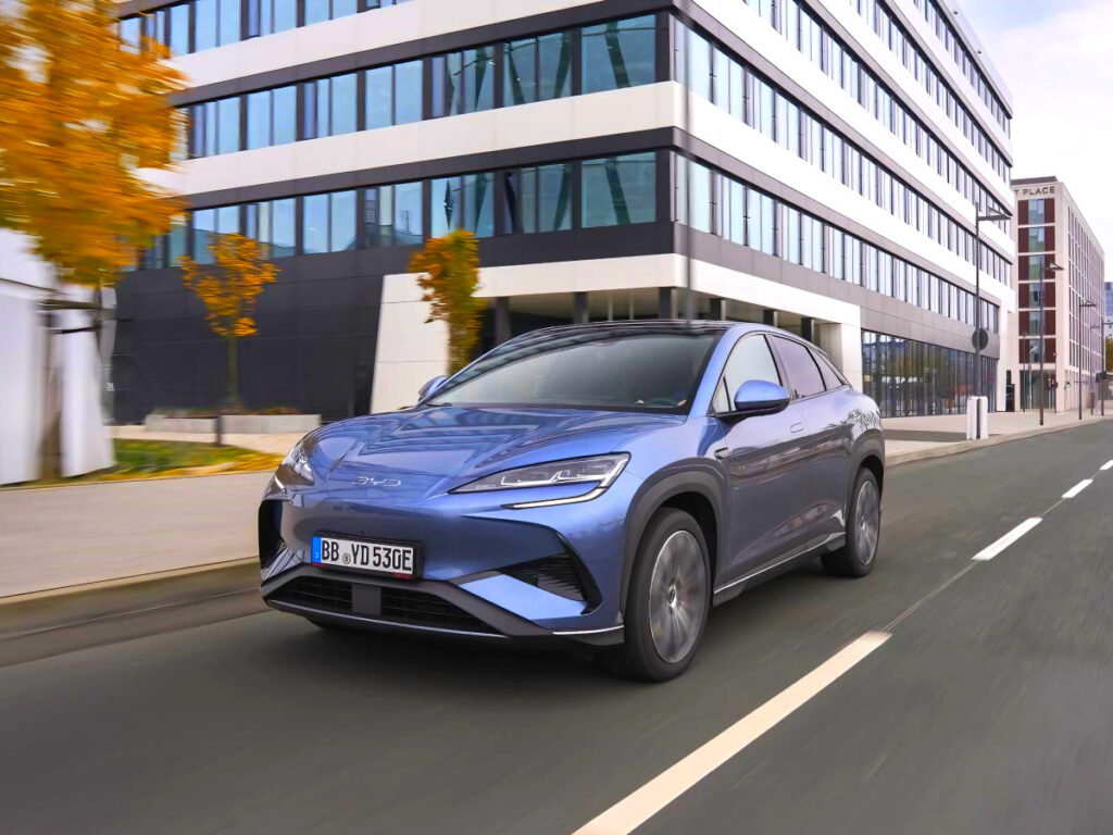 마침내 모습 드러낸 초고속 충전기 "휘발유 차 안 부럽다"…전기차 시장 '지각변동' 2 BYD Quick Charging System Unveiled (2)