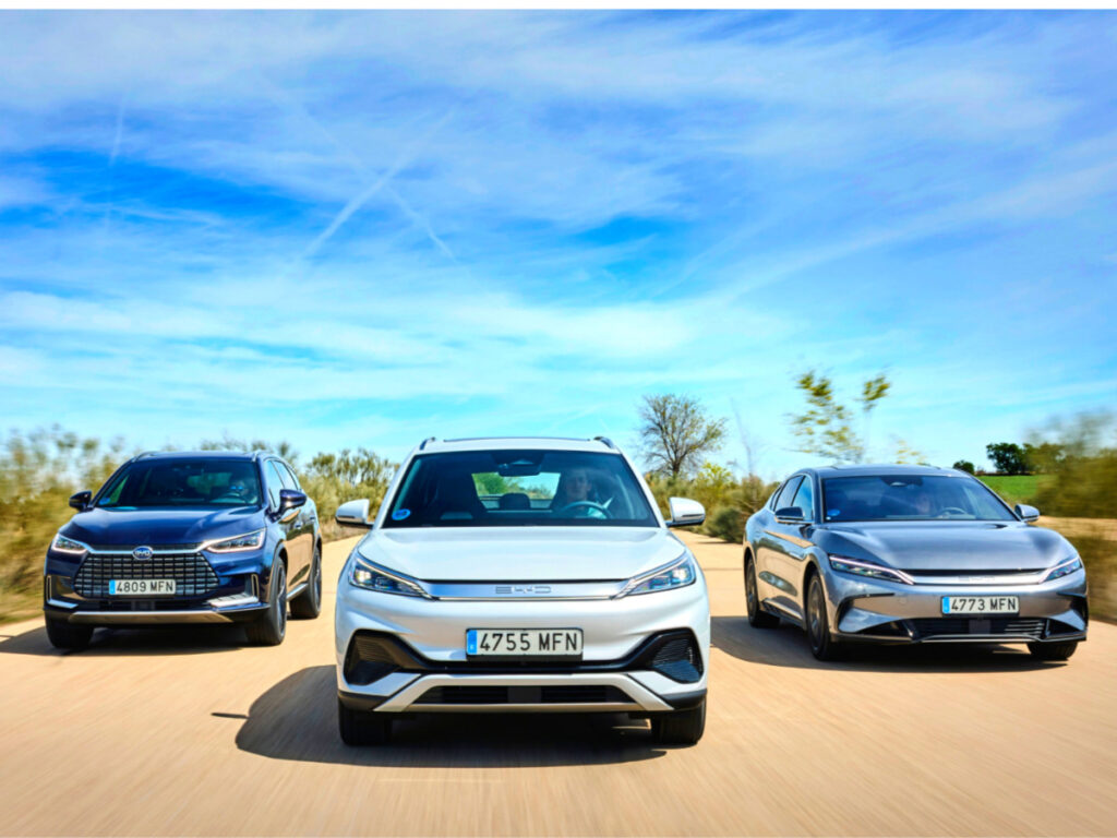마침내 모습 드러낸 초고속 충전기 "휘발유 차 안 부럽다"…전기차 시장 '지각변동' 5 BYD Quick Charging System Unveiled (5)