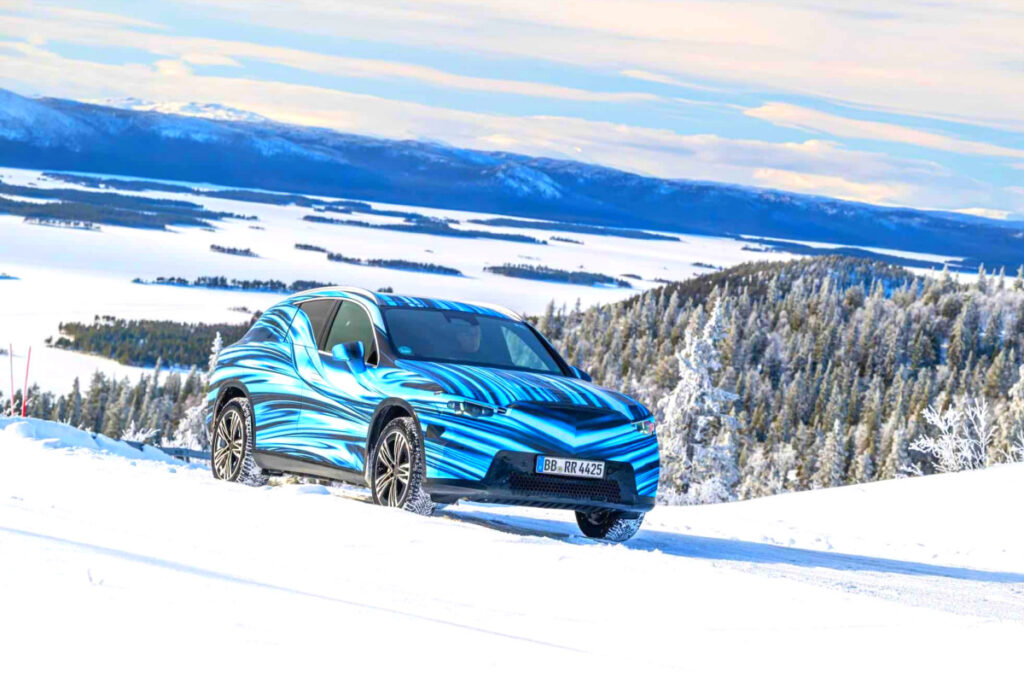 "BMW 부럽지 않다"…비장의 무기 준비한 벤츠, 이대로만 나온다면 '초대박' 1 Benz GLC EV Teaser Released