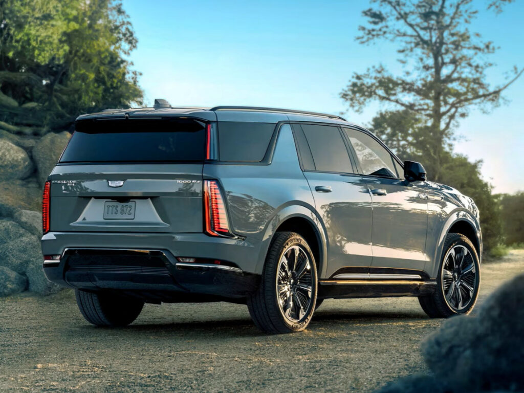 실내가 호텔 수준 "한번 타면 못 내린다는 SUV"…가격이 무려? 6 Cadillac Escalade IQL pricing (6)