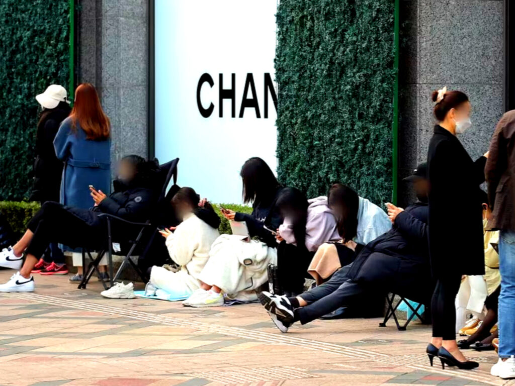 "오빠, 이거 아니면 안 살래"…고물가 시장 뒤흔든 '1조8천억 매출'의 비결 1 샤넬 매출 돌파