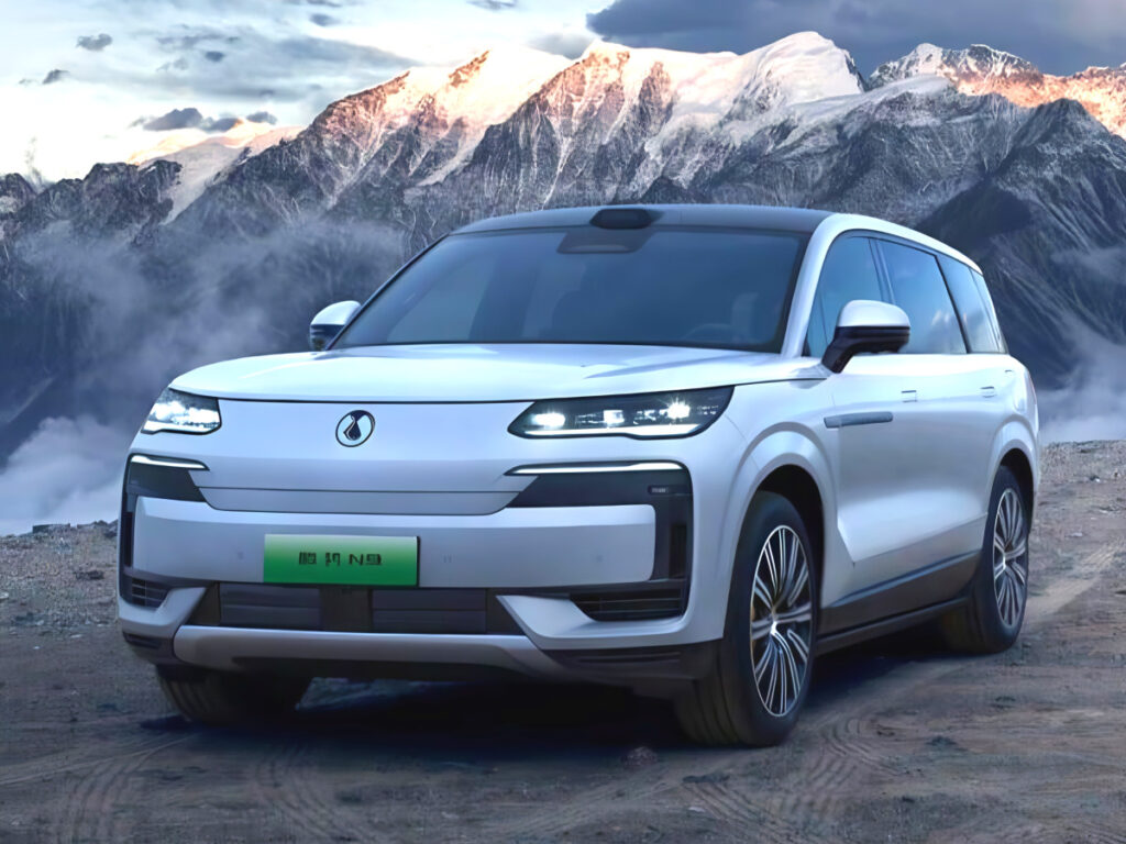 "입 벌어진다"...5.2m 크기 뽐내는 괴물급 SUV, 주행거리가 '무려' 2 Denza N9 China pricing revealed (2)