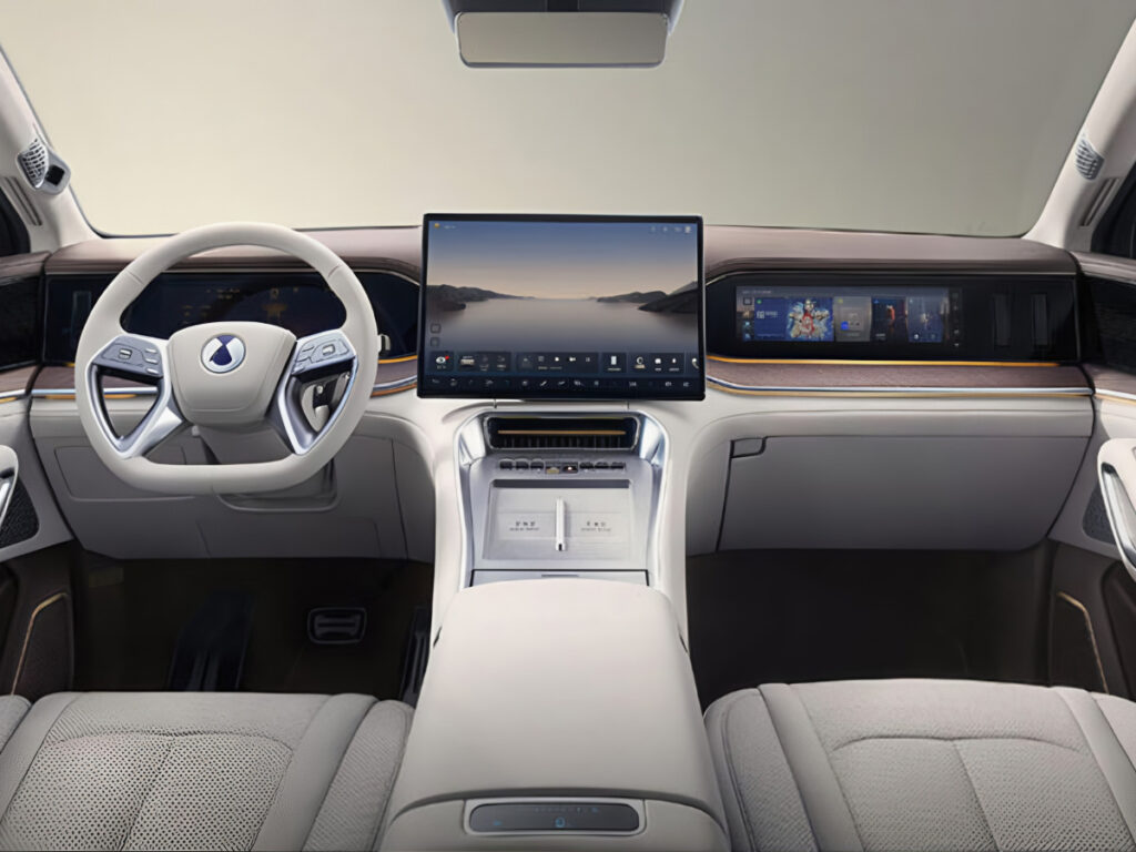 "입 벌어진다"...5.2m 크기 뽐내는 괴물급 SUV, 주행거리가 '무려' 3 Denza N9 China pricing revealed (3)