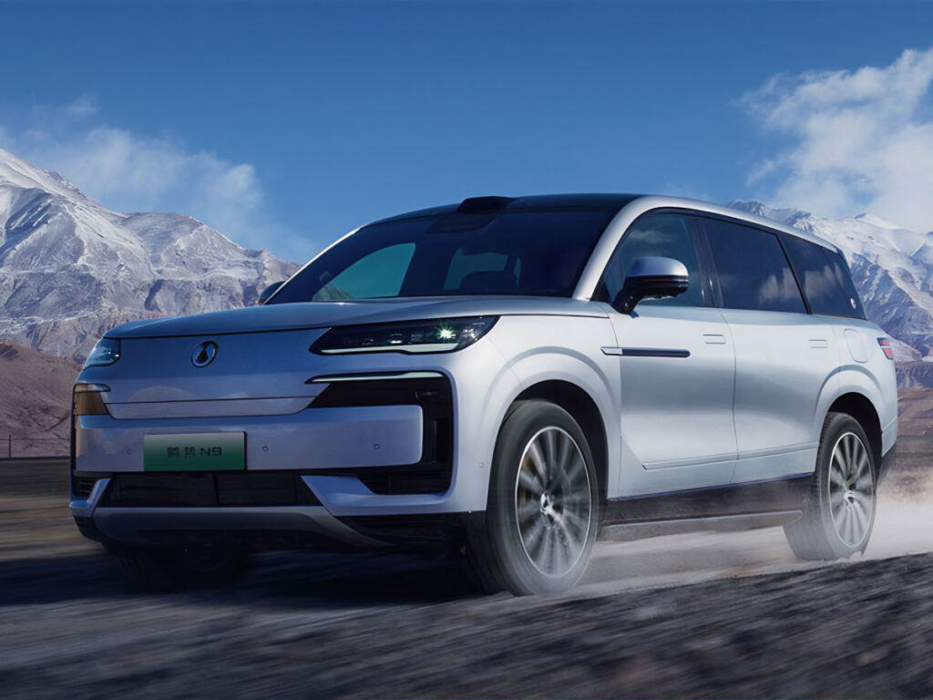 "입 벌어진다"...5.2m 크기 뽐내는 괴물급 SUV, 주행거리가 '무려' 6 Denza N9 China pricing revealed (6)