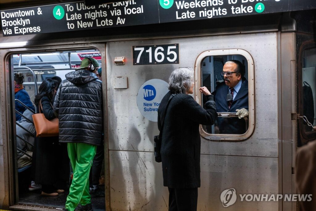 "한계까지 몰렸다"...버티고 버티던 서울교통공사, 2년 만에 결국 '결단' 내렸다 3 지하철