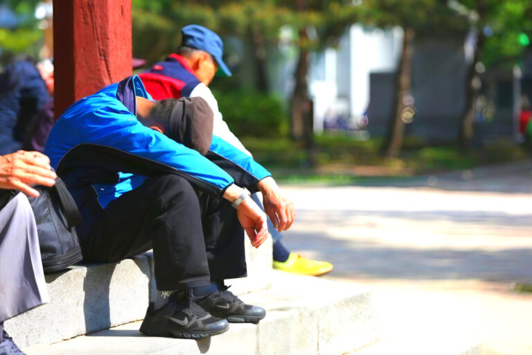 Extend retirement age for seniors