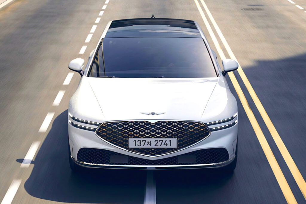롤스로이스 타던 아빠들도 '시선집중'…제네시스 신차, 이게 대체 무슨일? 6 G90 Longwheel Base Black launched (6)