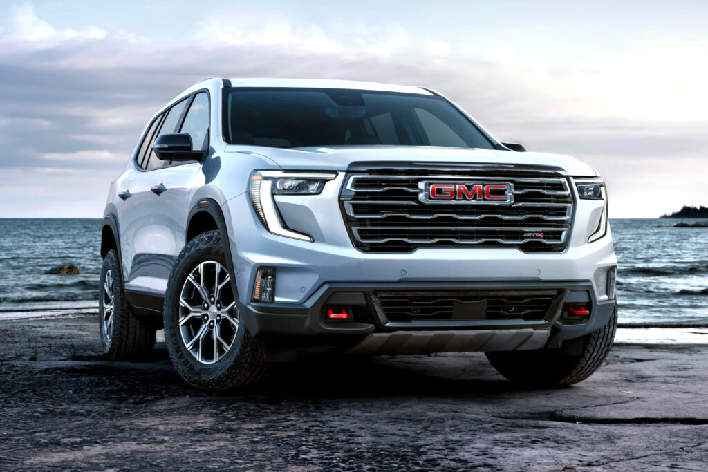 "팰리세이드 사려다 멈칫"… 디자인까지 압도한 신차 등장에 아빠들 '맙소사' 2 GMC 대형 SUV 아카디아