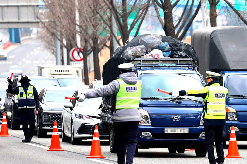 "그동안 봐준 게 아니었다"… 정부 작심하자 도로 위 무법자들 '날벼락' 1 불법 튜닝 차량 적발