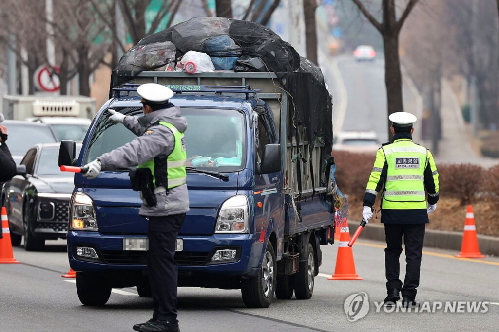 "그동안 봐준 게 아니었다"… 정부 작심하자 도로 위 무법자들 '날벼락' 3 불법 튜닝 차량 적발